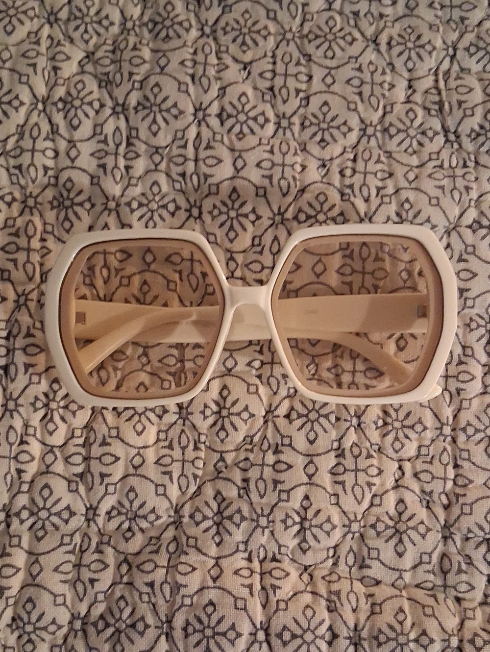 AJ Morgan Stylish Beige Oversized Geometric Sunglasses - Women Accessories